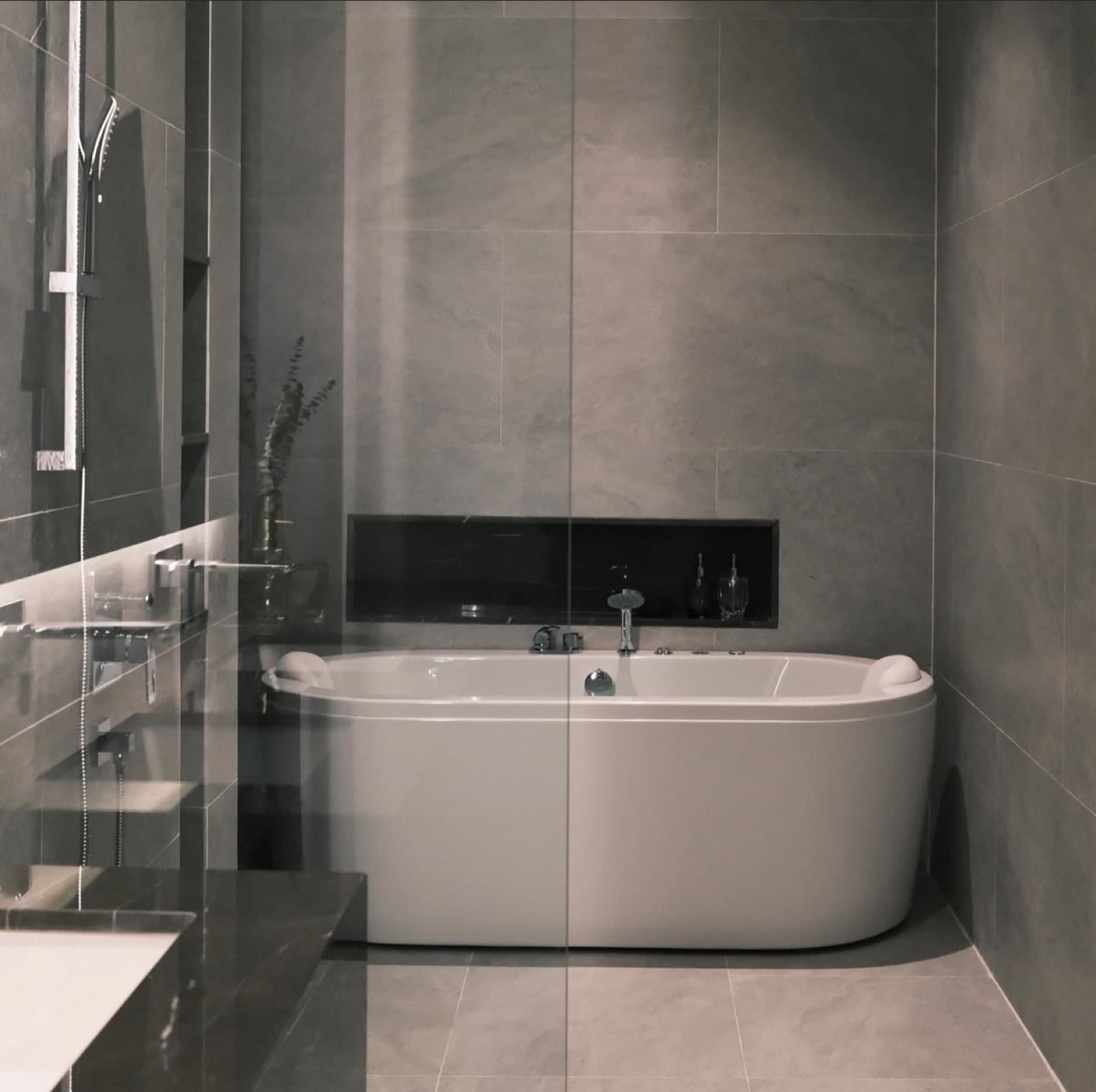 Aileen Villas Naithon Hills showroom bathroom